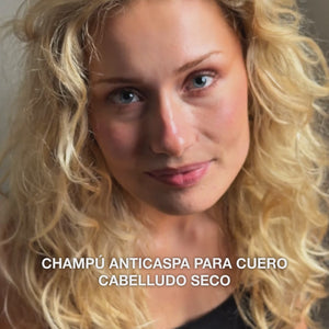 Champú Ácido Salicílico para Caspa y Picor — Adiós al picor y la caspa con este champú. Calma la piel seca y elimina las células muertas con ácido salicílico.