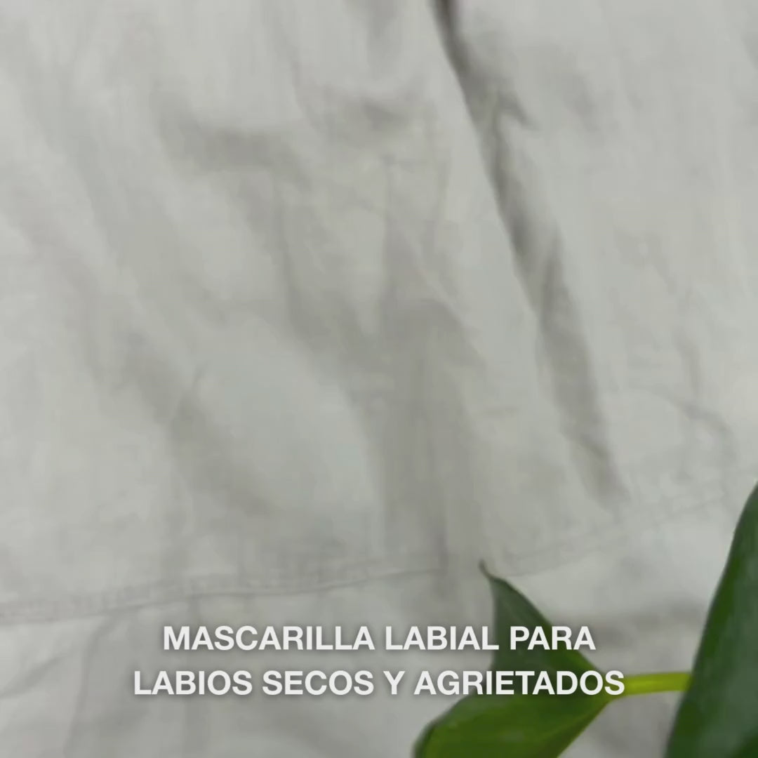 Mascarilla labial para labios secos y dañados. Hidrata y repara con B12, colágeno y ácido hialurónico.