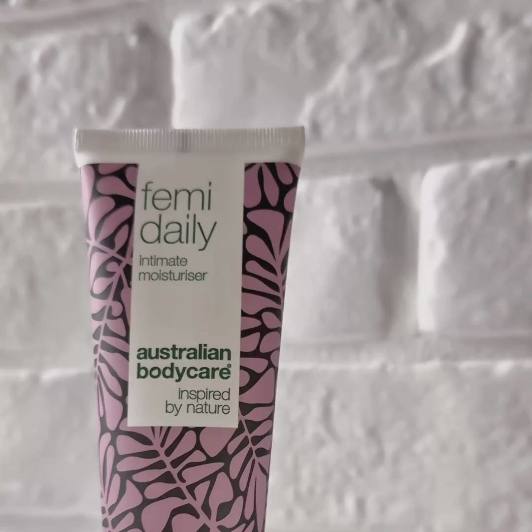 Vídeo que muestra el gel íntimo Femi Daily de Australian Bodycare y su textura ligera y calmante.