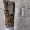 Vídeo que muestra el Silver Shampoo de Australian Bodycare y su textura morada.